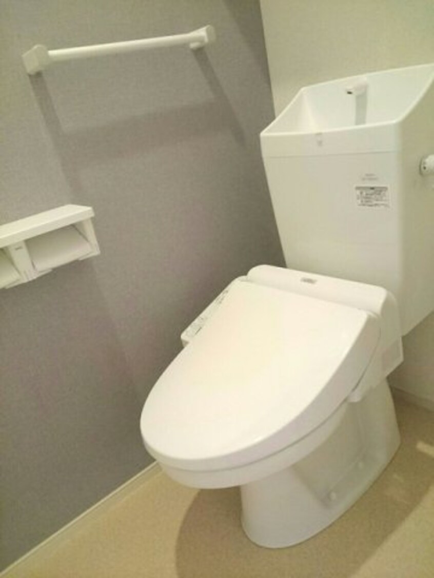 清潔感のあるトイレです ｇｌａｎｚ　Ｂ