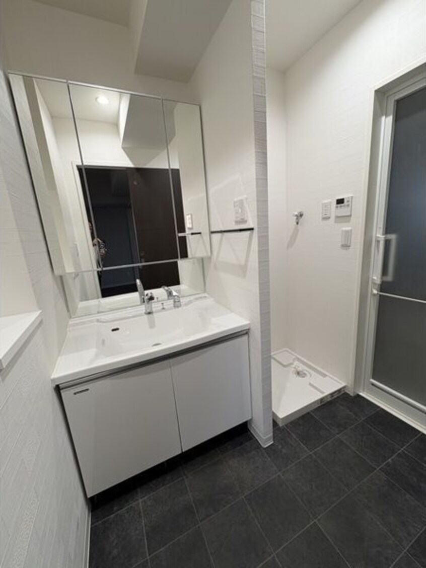  名古屋臨海高速鉄道<あおなみ線>/荒子駅 徒歩1分 8階 築7年