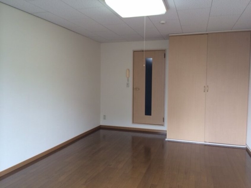  レオパレス愛松