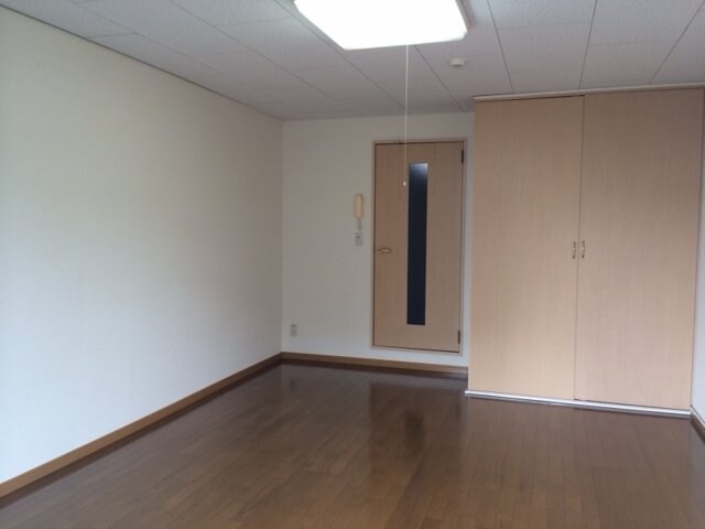  レオパレス愛松