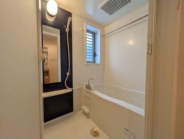  名古屋市営地下鉄東山線/新栄町駅 徒歩7分 2階 築18年