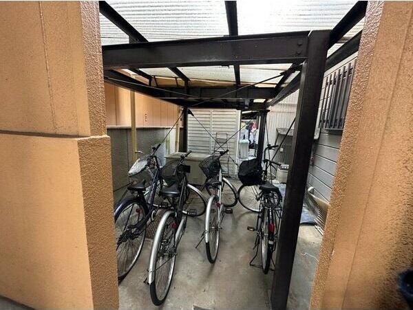  名古屋市営地下鉄名港線/六番町駅 徒歩15分 3階 築35年