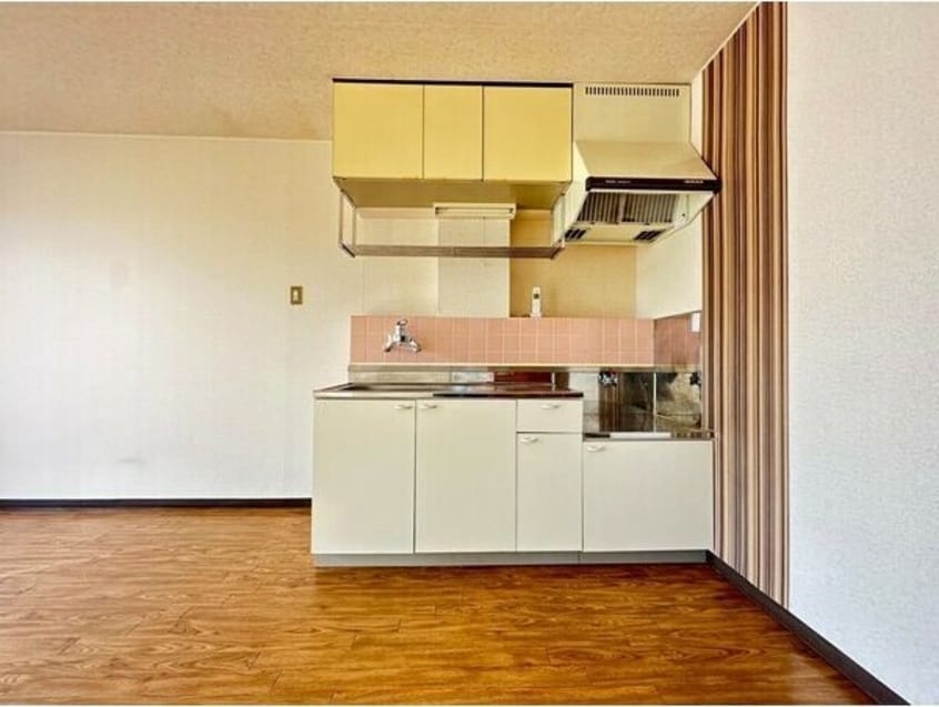  名古屋市営地下鉄名港線/六番町駅 徒歩15分 3階 築35年