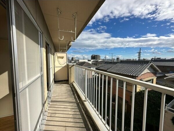  名古屋市営地下鉄名港線/六番町駅 徒歩15分 3階 築35年