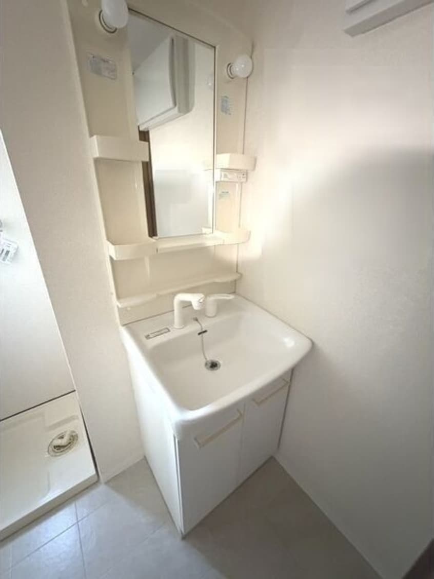  名古屋臨海高速鉄道<あおなみ線>/荒子駅 徒歩3分 3階 築22年