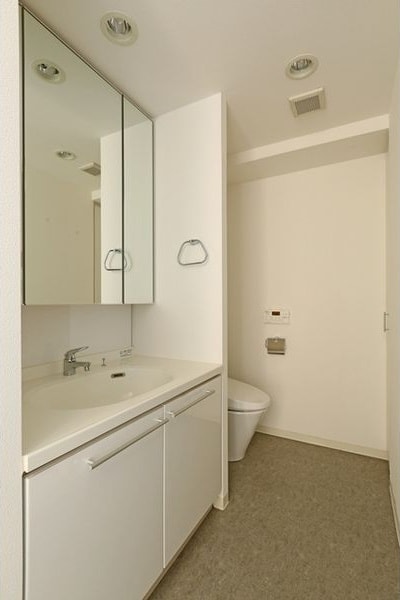  名古屋市営地下鉄名城線/矢場町駅 徒歩5分 12階 築18年