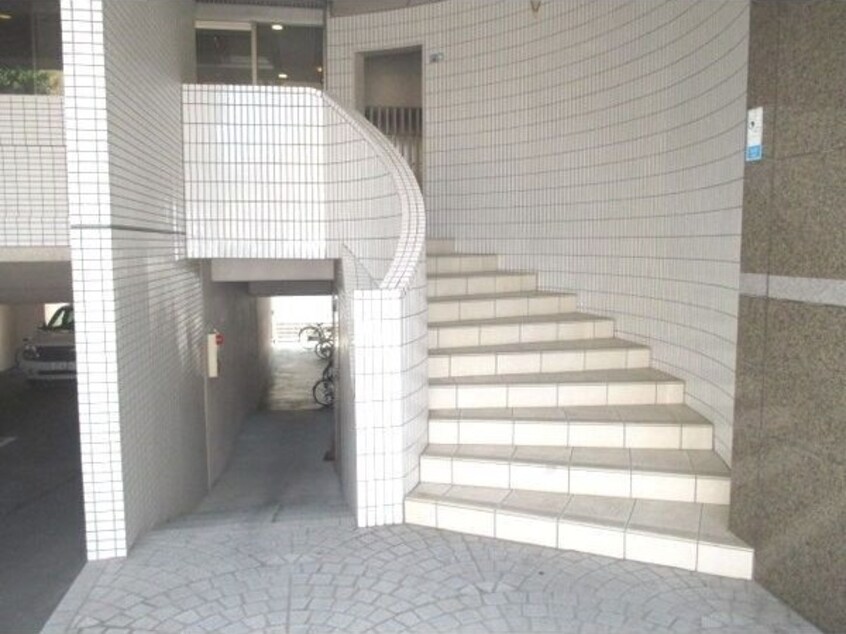  名古屋市営地下鉄鶴舞線/上前津駅 徒歩4分 3階 築20年