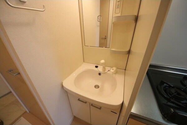  名古屋市営地下鉄名城線/金山駅 徒歩4分 2階 築19年