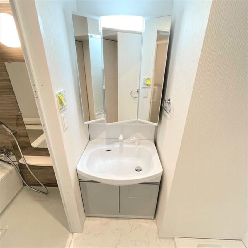  名鉄名古屋本線/山王駅 徒歩9分 3階 築4年