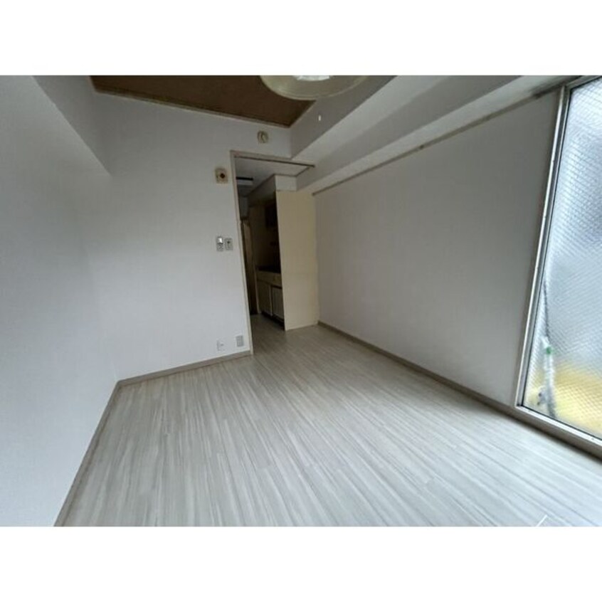 ※写真は同じ建物の違う部屋の物になります。 名古屋市営地下鉄名城線/金山駅 徒歩12分 2階 築40年