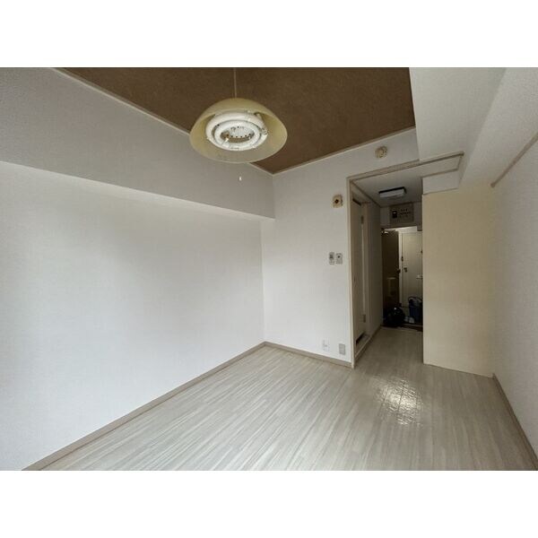 ※写真は同じ建物の違う部屋の物になります。 名古屋市営地下鉄名城線/金山駅 徒歩12分 2階 築40年