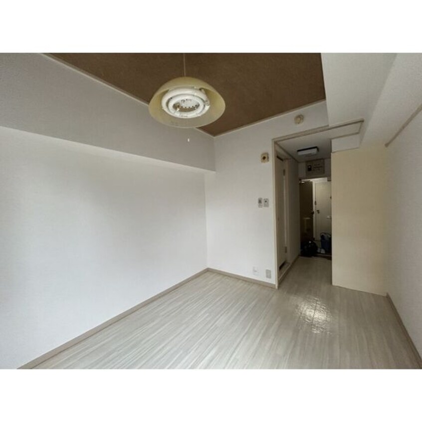 ※写真は同じ建物の違う部屋の物になります。 名古屋市営地下鉄名城線/金山駅 徒歩12分 2階 築40年