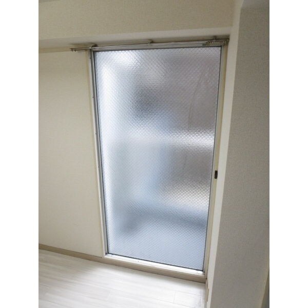 ※写真は同じ建物の違う部屋の物になります。 名古屋市営地下鉄名城線/金山駅 徒歩12分 2階 築40年
