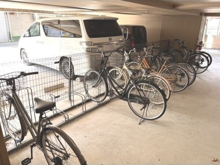  名古屋市営地下鉄東山線/本山駅 徒歩9分 3階 築23年