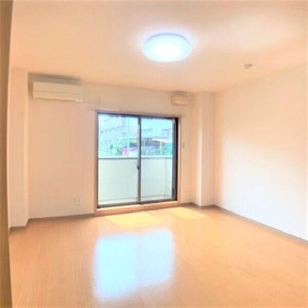 ※写真は同じマンションの違う部屋のものになります。 WOODY　CASTLE