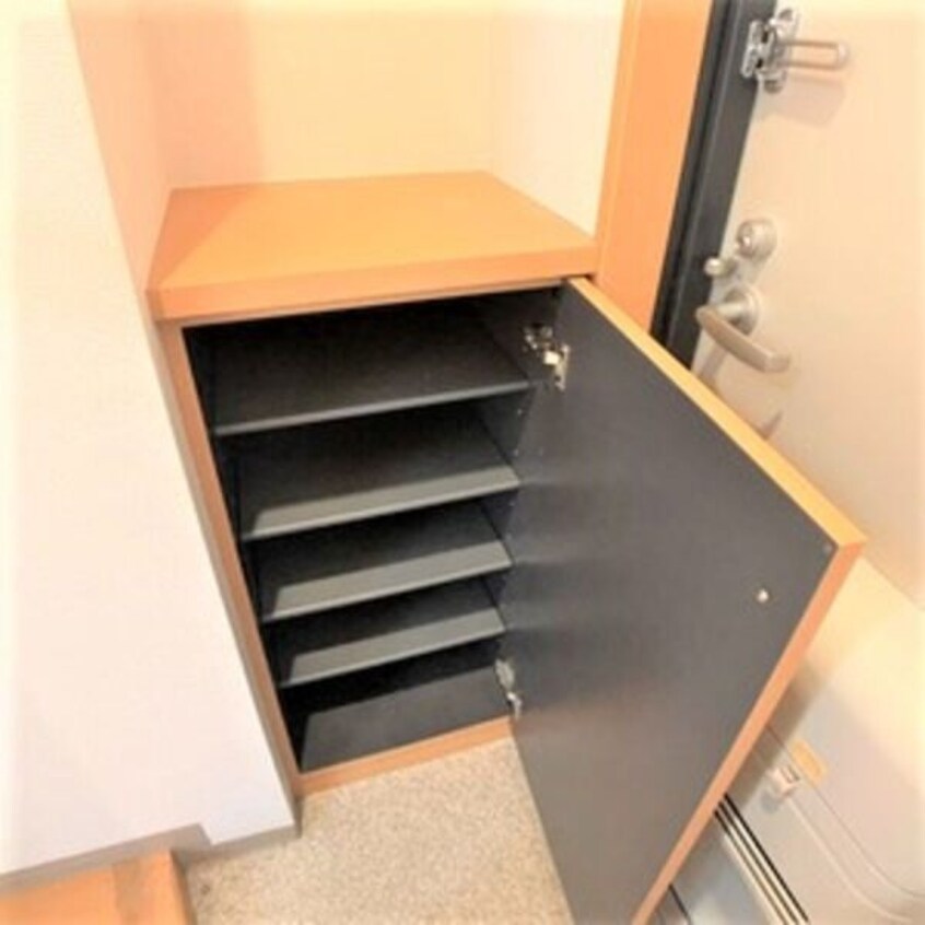 ※写真は同じマンションの違う部屋のものになります。 WOODY　CASTLE