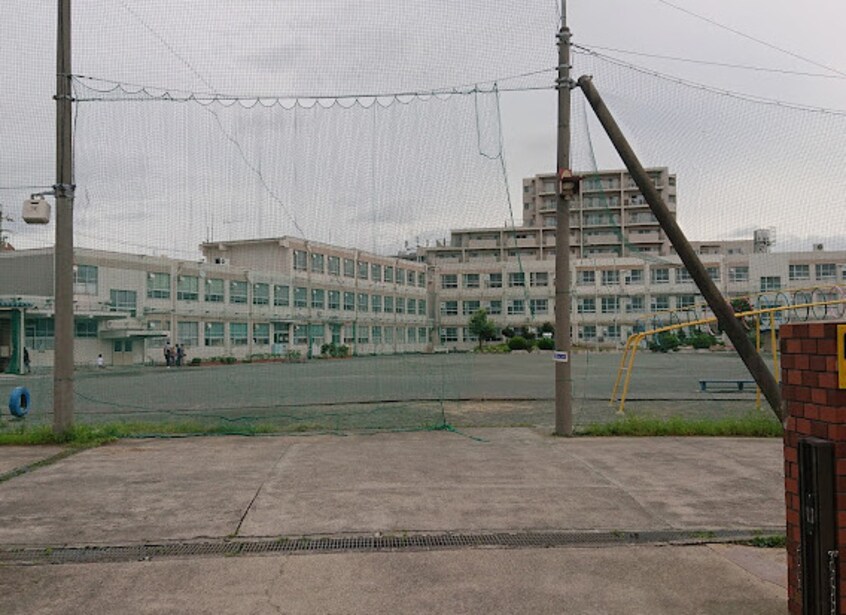 名古屋市立栄生小学校(小学校)まで216m BAUWERK