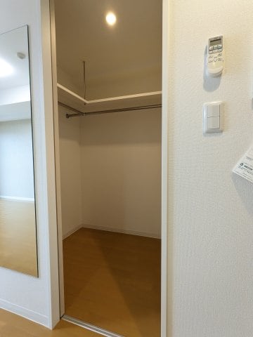 1301号室クローゼット ハーモニーレジデンス名古屋今池