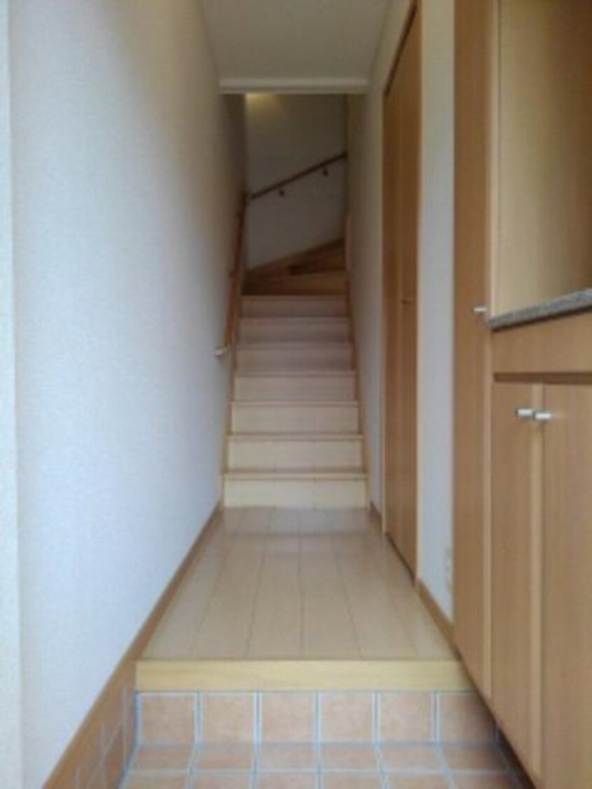 ゆったりとした玄関です メゾン　ラダ－