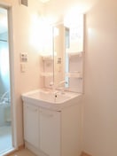 忙しい朝には欠かせない洗面所です 汐見坂マルタ