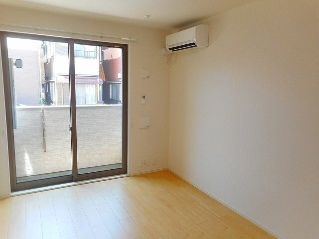  ｆｒｅｓｈｌｙ