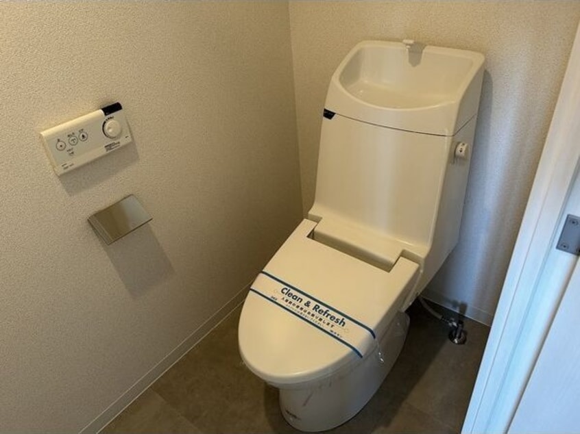 ※写真は同じマンションの違う部屋のものになります。 グラヴィス鶴舞