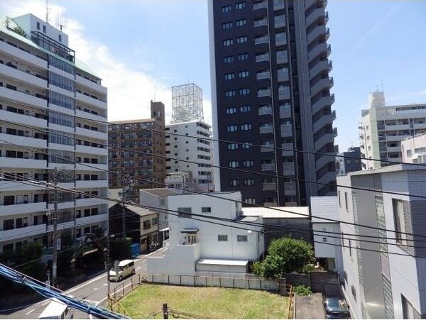 ※写真は同じマンションの違う部屋のものになります。 メゾンアンブリック