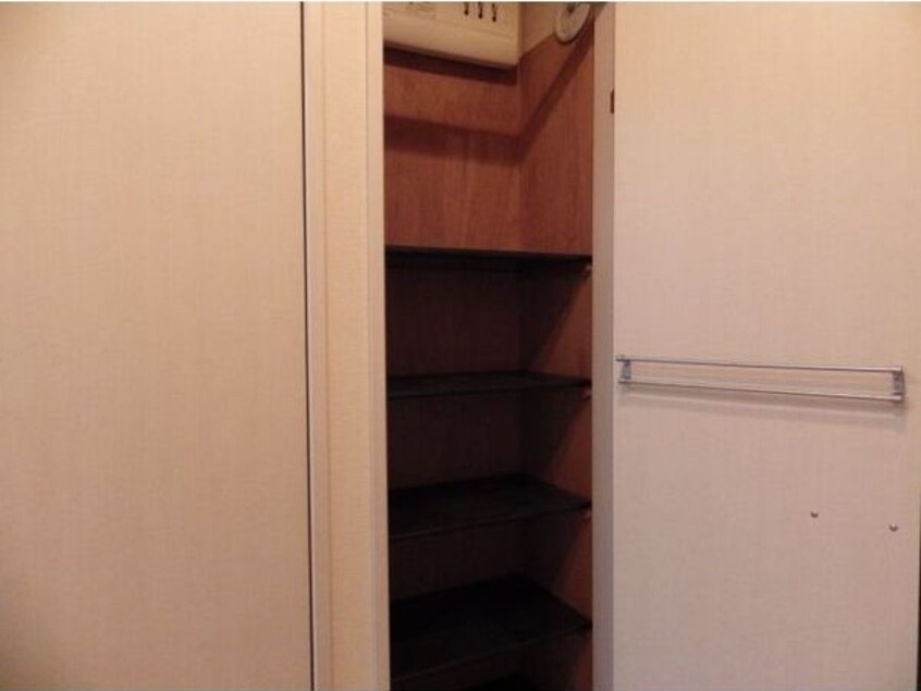 ※写真は同じマンションの違う部屋のものになります。 メゾンアンブリック