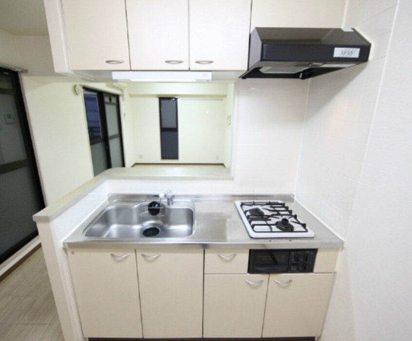 ※写真は同じマンションの違う部屋のものになります。 メゾンアンブリック