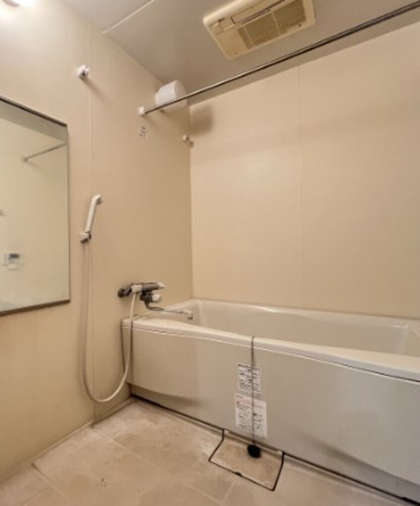 ※写真は同じマンションの違う部屋のものになります。 メゾンアンブリック