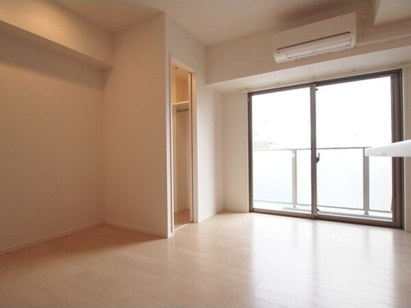  名古屋市営地下鉄東山線/新栄町駅 徒歩10分 2階 築8年