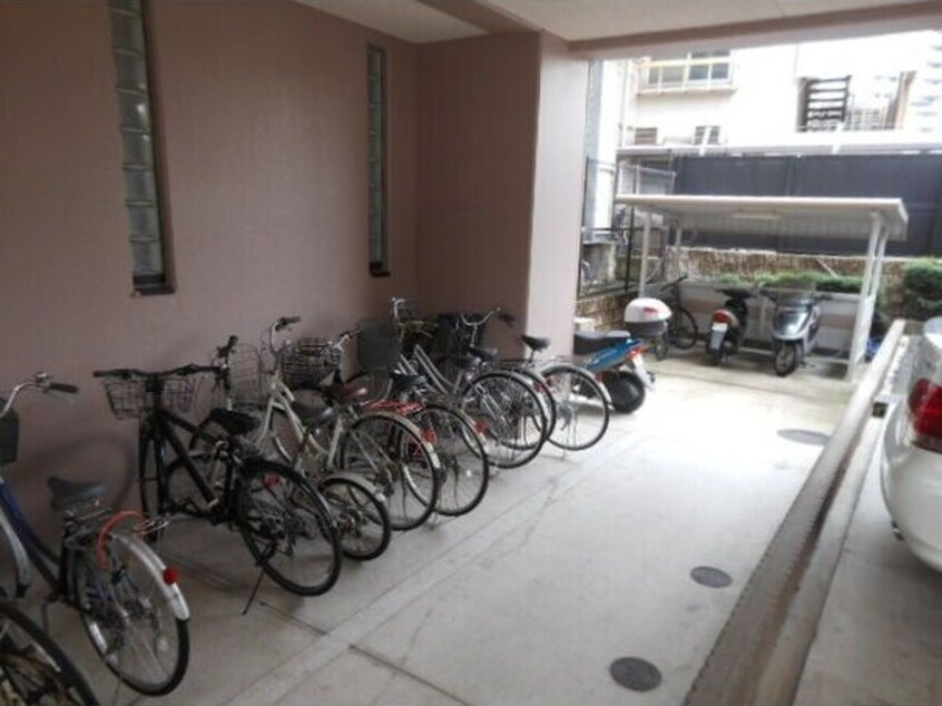  名古屋市営地下鉄名城線/西高蔵駅 徒歩10分 1階 築25年