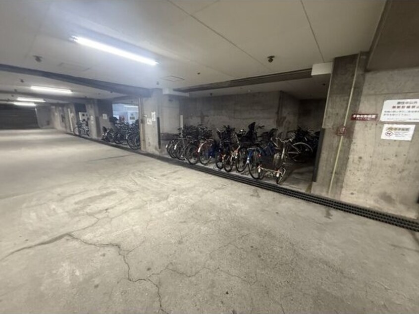  名古屋市営地下鉄東山線/栄駅 徒歩6分 6階 築44年