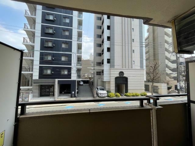 ※写真は同じマンションの違う部屋のものになります。 名鉄名古屋本線/山王駅 徒歩8分 8階 築31年