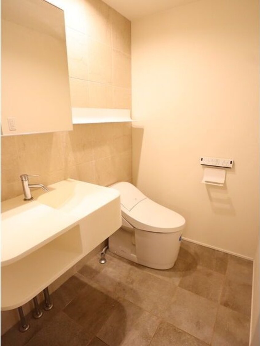  名古屋市営地下鉄鶴舞線/御器所駅 徒歩2分 2階 築9年