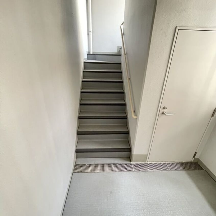  名古屋市営地下鉄東山線/新栄町駅 徒歩9分 2階 築8年