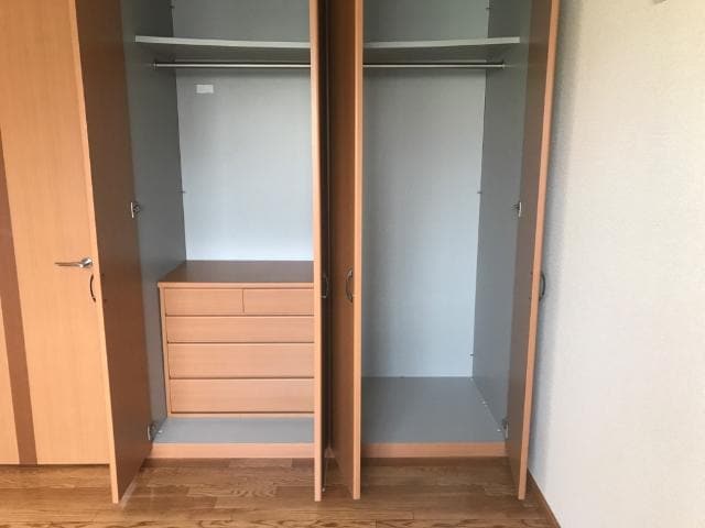 クローゼット サンプレス市場木