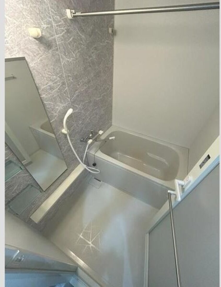 ※写真は同じマンションの違う部屋のものになります。 リベルティア