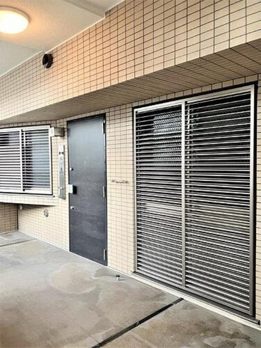 玄関」（外側） プライムメイツ東別院