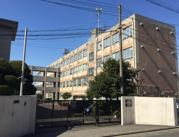 名古屋市立新郊中学校(中学校/中等教育学校)まで695m 優