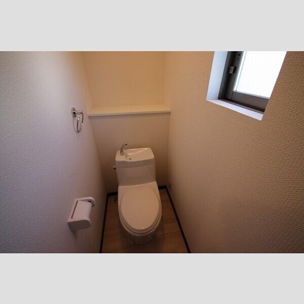 室内写真は別部屋の写真です。 SEBIL