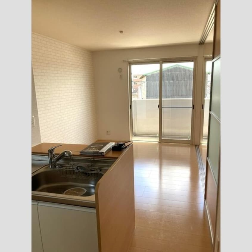  カーミー・芳川　B棟