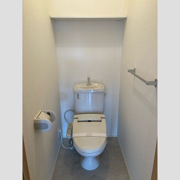  カーミー・芳川　B棟