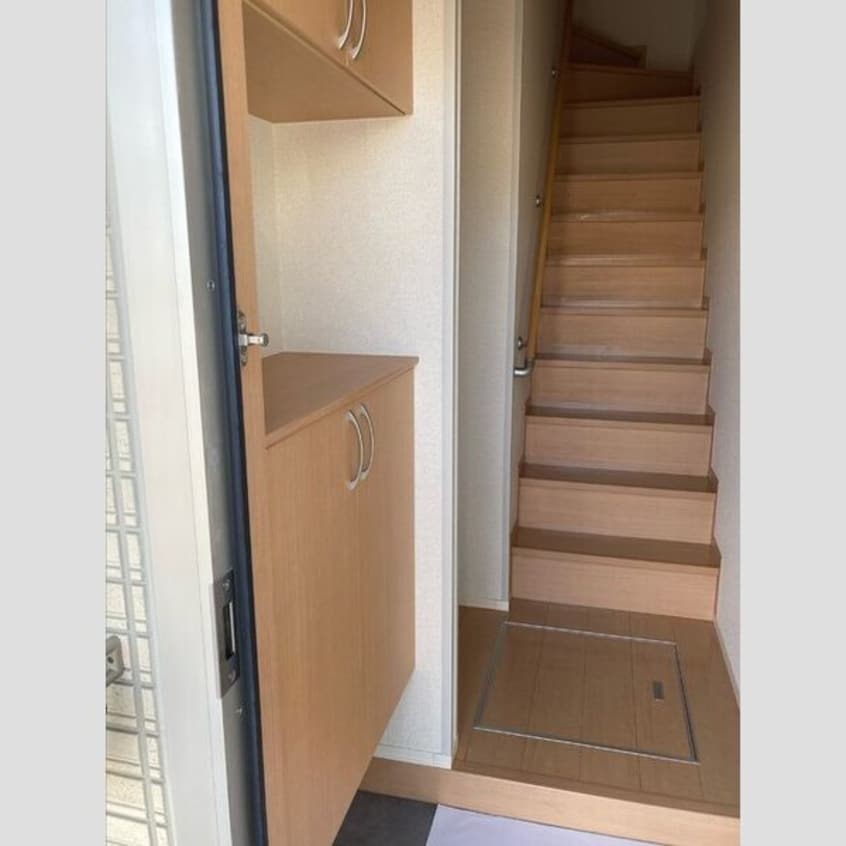  カーミー・芳川　B棟