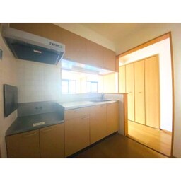 室内写真は別部屋の写真です。