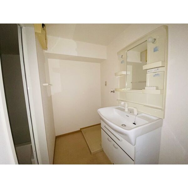 室内写真は別部屋の写真です。 エストソレイユ