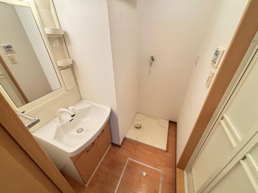 脱衣所 Ｔ．コオリナ