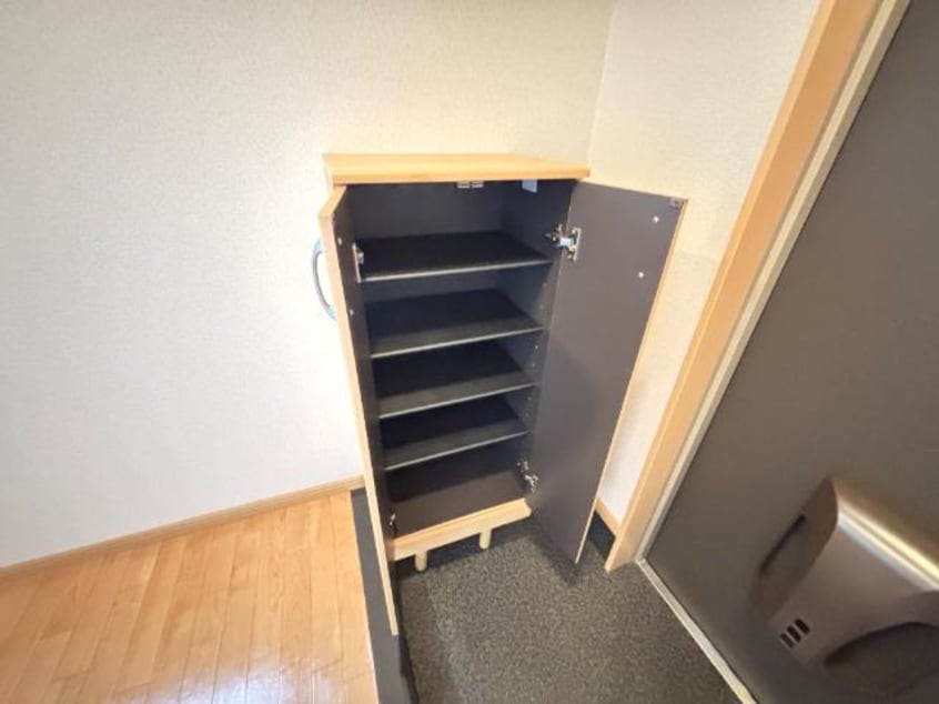 下駄箱 Ｔ．コオリナ