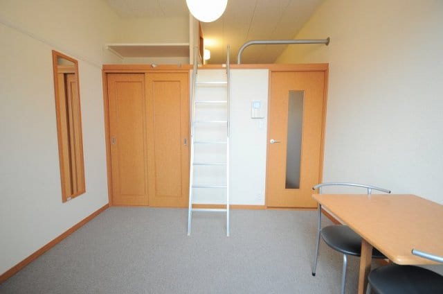  レオパレス南荒子