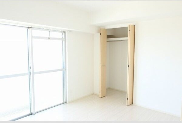  名古屋臨海高速鉄道<あおなみ線>/中島駅 徒歩26分 5階 築37年